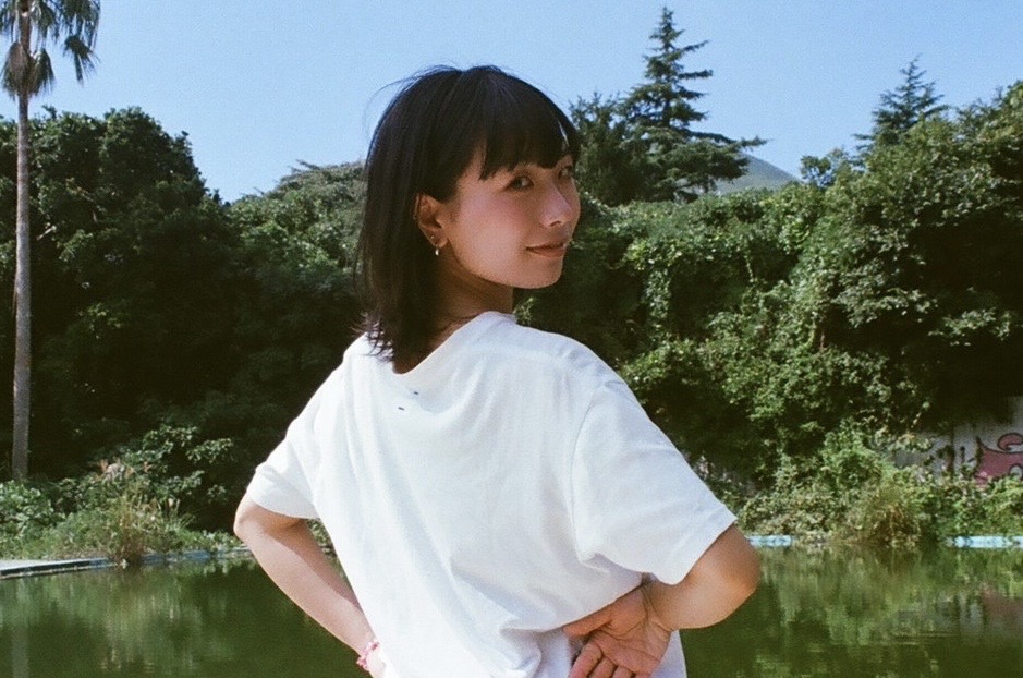 完璧な若い女性